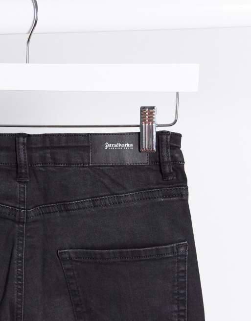 Stradivarius – Ausgestellte Jeans mit kurzem Schnitt in Schwarz, 3 von 4