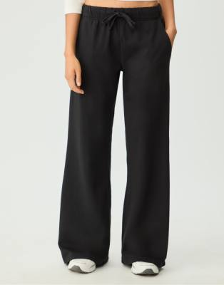 Stradivarius - Ausgestellte Relaxed-Fit-Hose in Schwarz mit Kordelzug