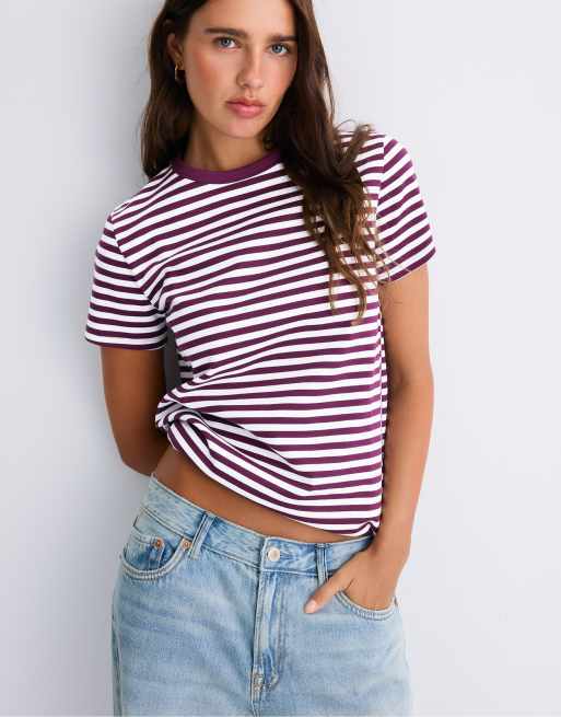 Stradivarius B02 basic randig regular fit mjuk t-shirt i mörklila, 5 av 7