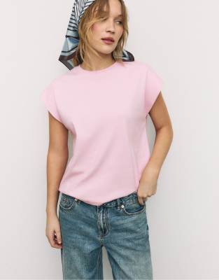 Stradivarius - B06 - Basic-T-Shirt in Lachsrosa mit überschnittenen Schultern