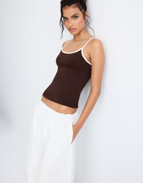 Stradivarius – B07 – Brun, ribbad topp med smala axelband - view 1