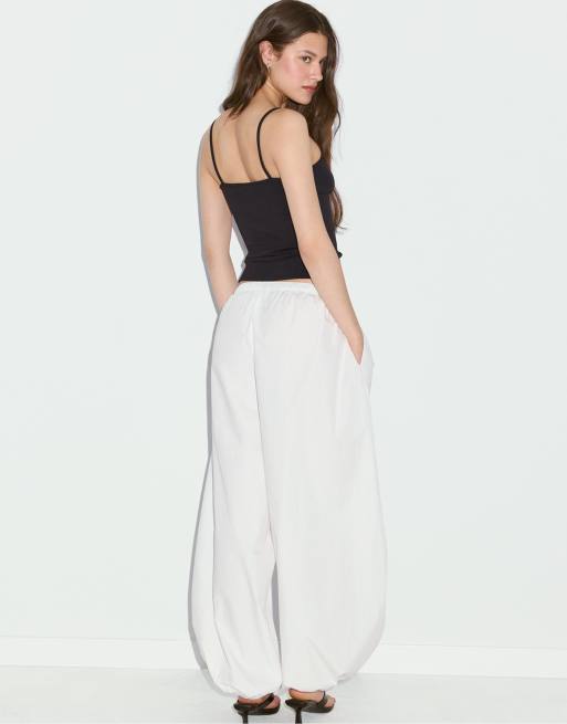 Stradivarius - B07 - Top côtelé à bretelles - Noir, 2 de 4