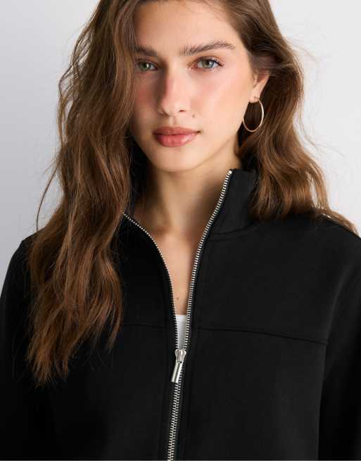 Stradivarius B09 cropped high-neck zip-up sweatshirt in black, 4 of 7