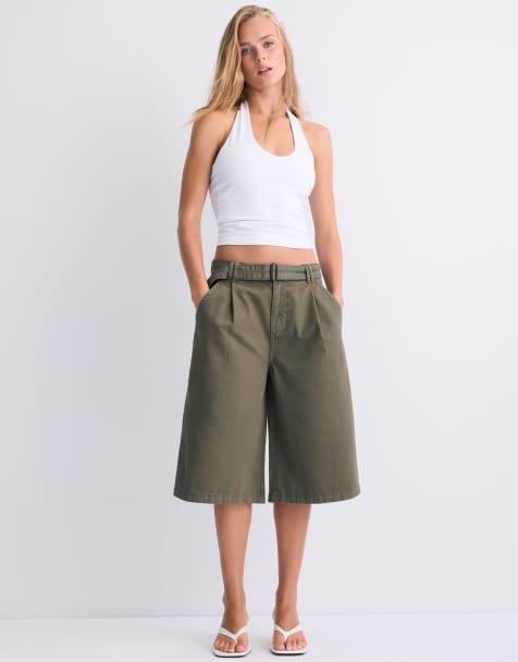 Stradivarius baggy bermudashort met riem in kaki - view 1