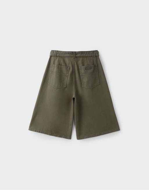 Stradivarius baggy bermudashorts med bælte i khaki, 7 af 7