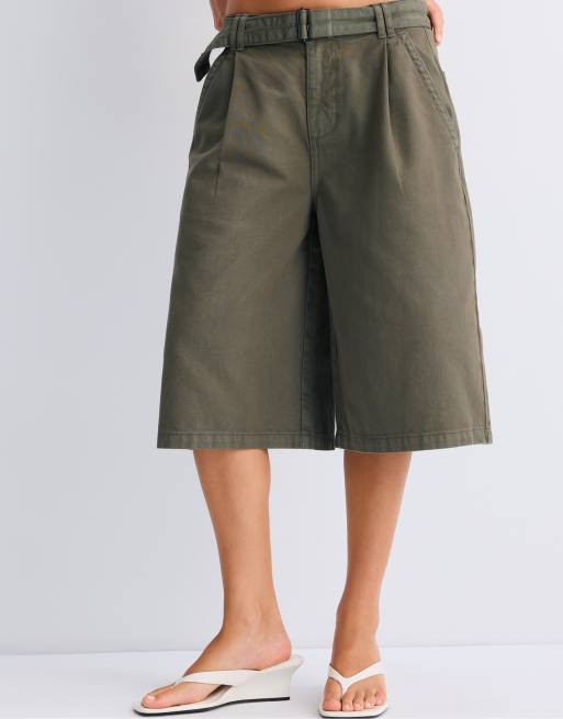 Stradivarius baggy bermudashorts med skärp i khaki, 2 av 7