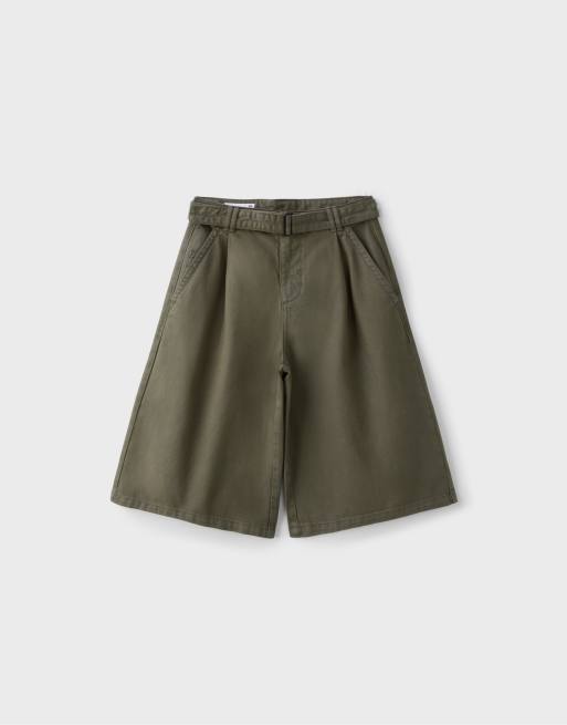 Stradivarius baggy bermudashorts med skärp i khaki, 6 av 7