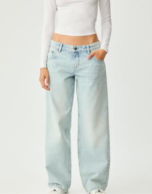 Stradivarius - Baggy-Jeans in heller Bleich-Waschung mit mittelhohem Bund-Blau