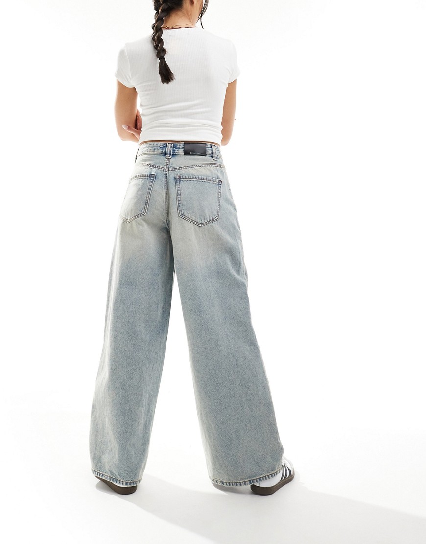 Stradivarius baggy soft touch jean in vintage light wash-Blue