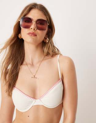 Stradivarius - Balconette-Bikinioberteil in Weiß mit rosa Ziernähten-Bunt
