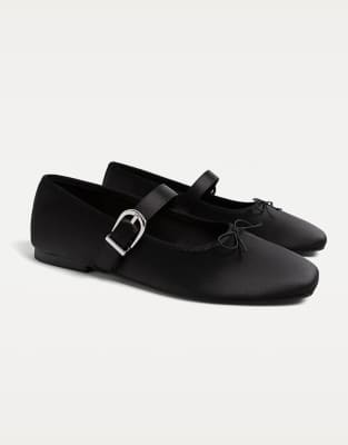 Stradivarius - Ballerinas aus Satin in Schwarz