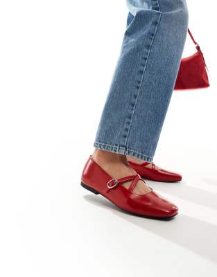 Stradivarius - Ballerinas in Rot mit Riemendetail