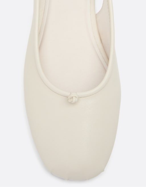 Stradivarius Ballerinas mit Lederoptik und Fersenriemen in Ecru, 5 von 6