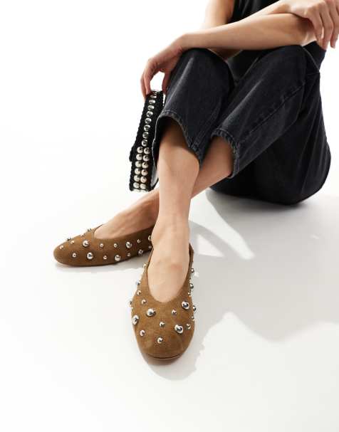 Stradivarius - Ballerine in camoscio marrone con borchie - view 1