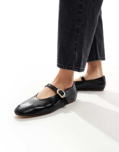Stradivarius ballet shoe with cross strap in black - view 1