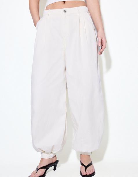 Stradivarius – Ballon-Jeans in Vanille - view 1