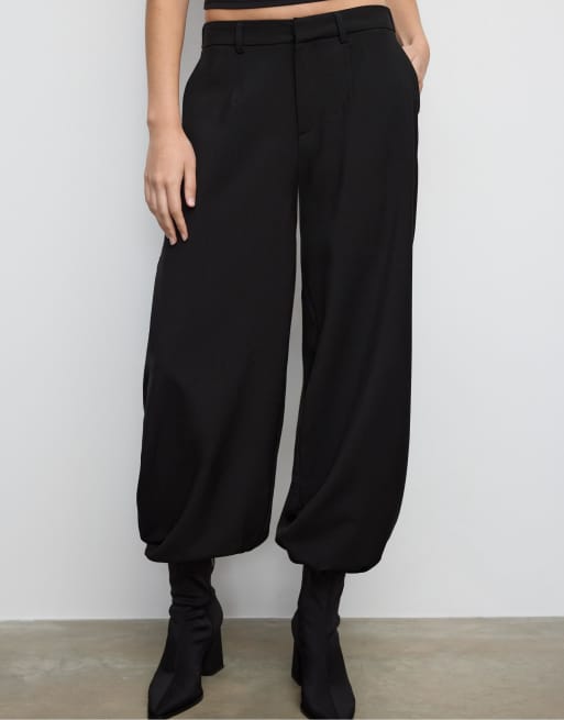 Stradivarius – Ballonhose in Schwarz, 2 von 4