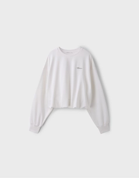 Stradivarius Balloon-hem cropped sweatshirt in ecru - view 1