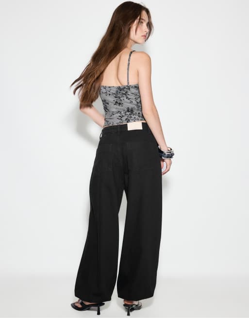 Stradivarius Balloon jeans in black denim wash, 3 of 7