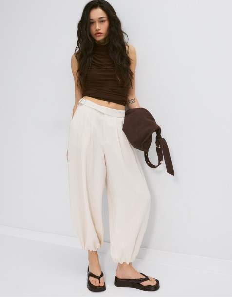 Stradivarius Balloon trousers with buckle in ecru - view 1