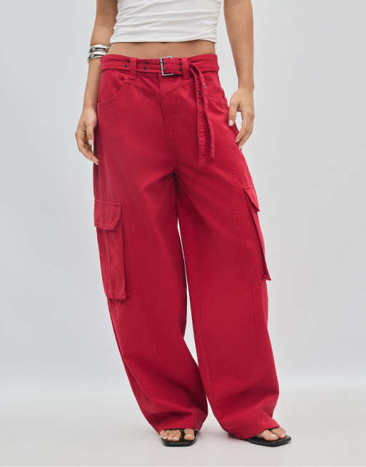 Stradivarius Barrel cargo trousers in red, 2 of 7