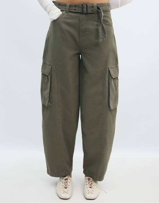 Stradivarius Barrel cargobukser i khaki, 2 af 7
