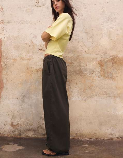 Stradivarius Barrel poplin trousers with stoppers in brown - view 1