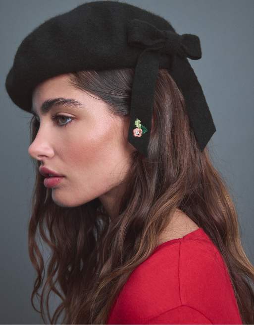 Stradivarius basco con fiocco nero, 2 di 4