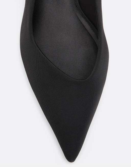 Stradivarius Basic closed black court shoes in black, 3 of 4