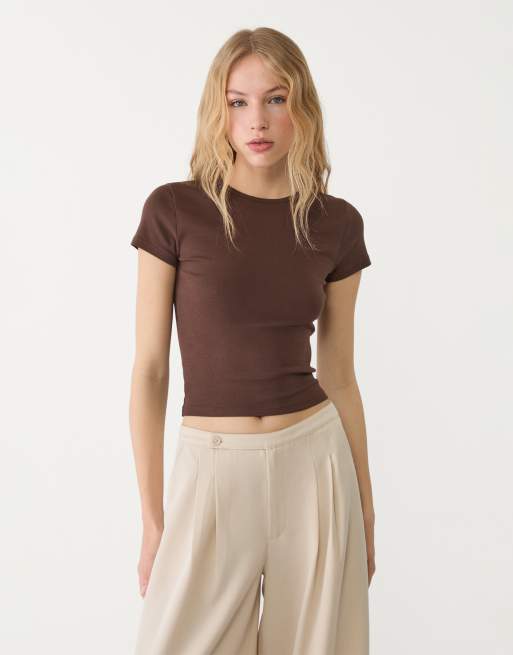 Stradivarius – Basic – Dopasowany brązowy T-shirt w paski