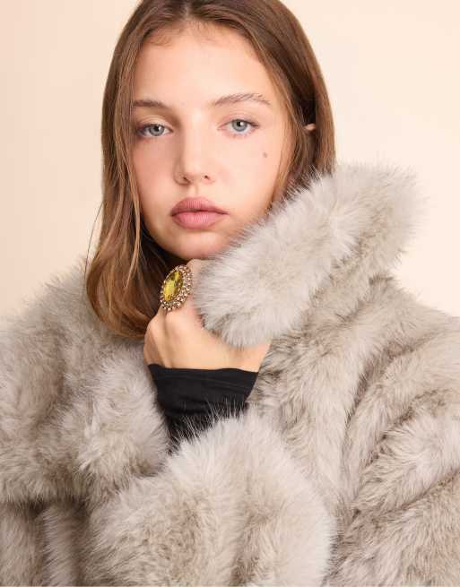 Stradivarius Basic faux fur high neck jacket in stone, 4 of 7
