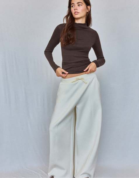 Stradivarius Basic funnel neck t-shirt in brown