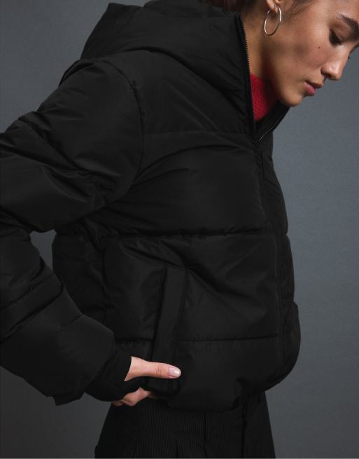Stradivarius - Basic gewatteerd jack met capuchon in zwart, 2 van 7