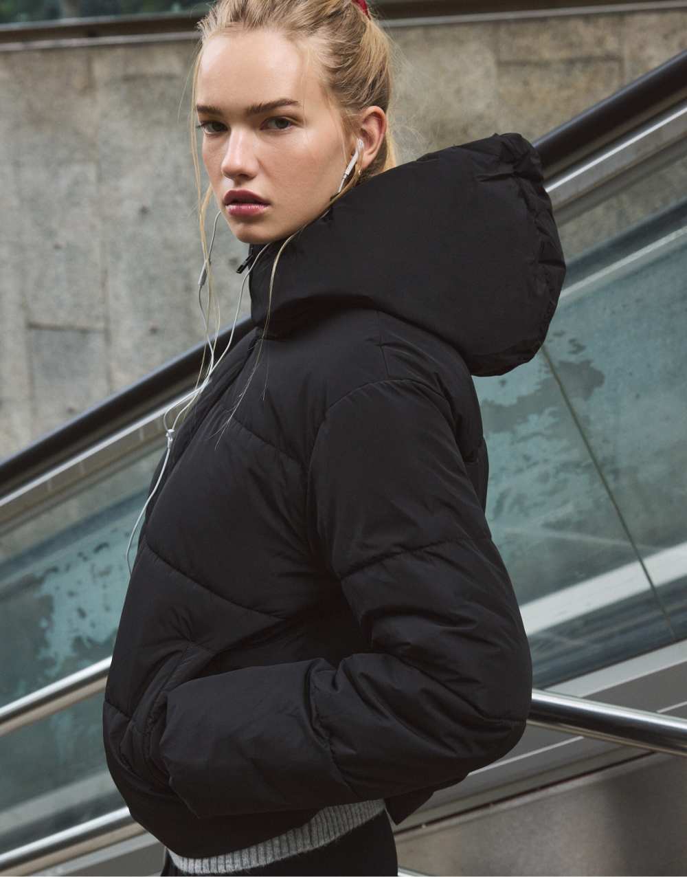 Stradivarius Basic hooded puffer jacket in black