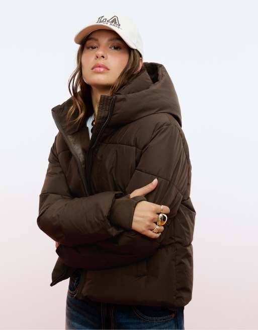 Stradivarius Basic hooded puffer jacket in brown, 3 of 4