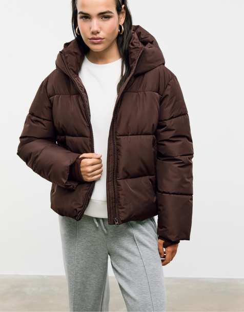 Stradivarius Basic hooded puffer jacket in tan - view 1