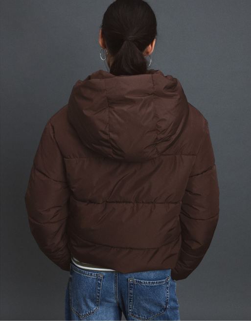 Stradivarius Basic hooded puffer jacket in tan, 3 of 7