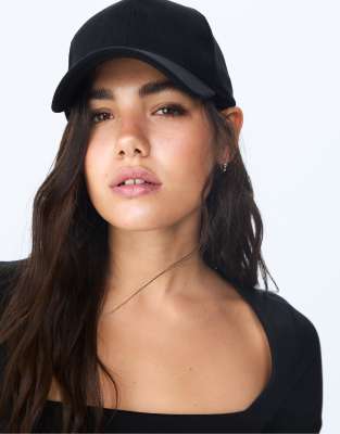 Stradivarius - Basic-Kappe in Schwarz mit Textur