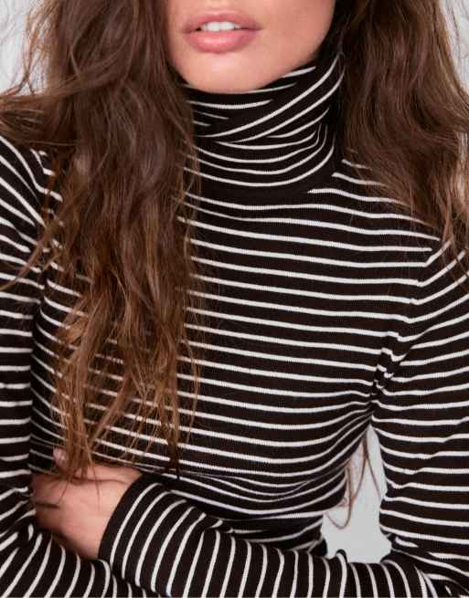 Stradivarius basic polotröja i brunt, 4 av 7