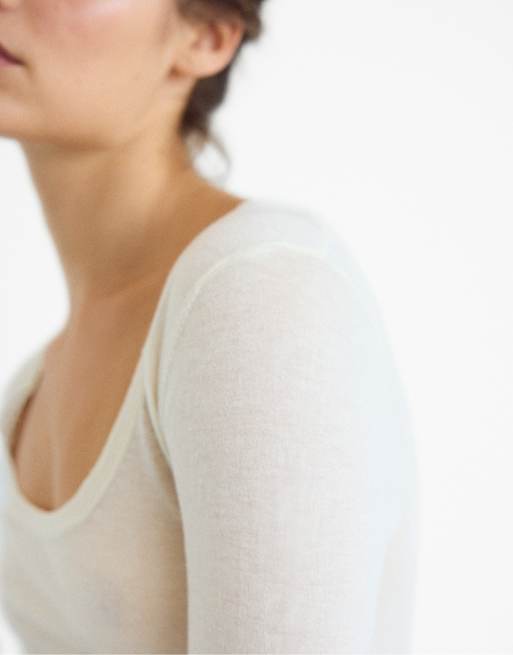 Stradivarius Basic Pullover aus Wolle und Seide mit Rundhalsausschnitt in Vanille, 4 von 7