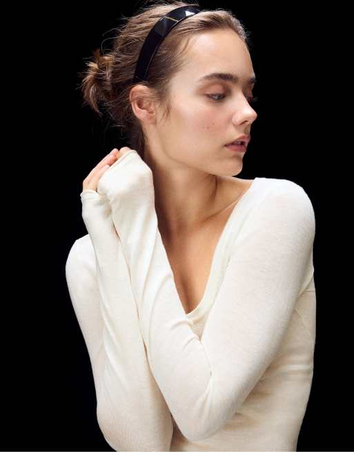 Stradivarius Basic Pullover aus Wolle und Seide mit Rundhalsausschnitt in Vanille, 5 von 7