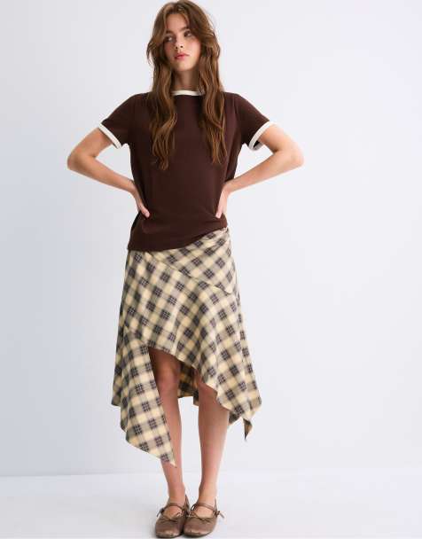 Stradivarius Basic regular fit soft-touch t-shirt in brown - view 1