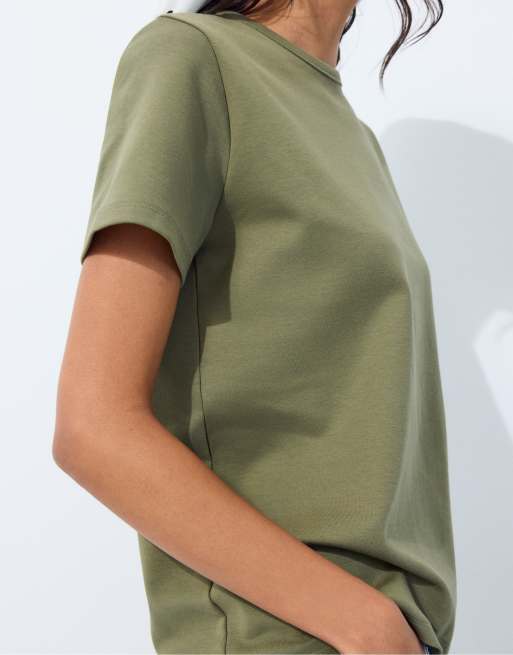 Stradivarius Basic regular fit soft-touch t-shirt in khaki, 2 of 7