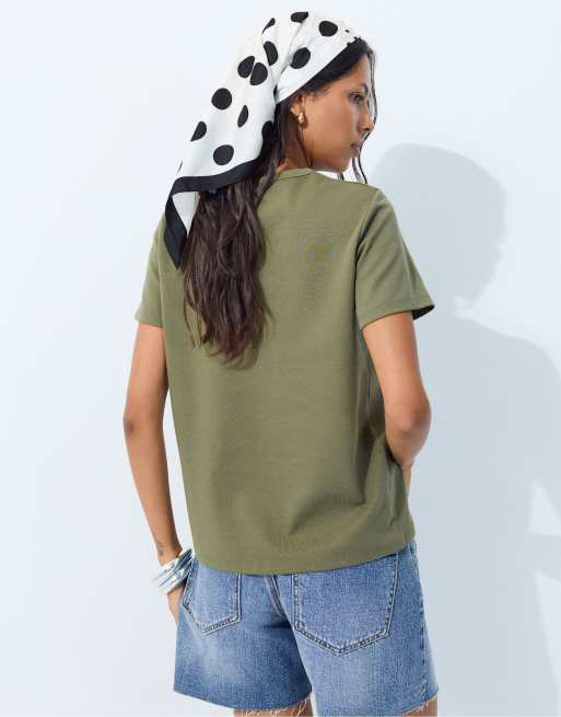 Stradivarius Basic regular fit soft-touch t-shirt in khaki, 3 of 7