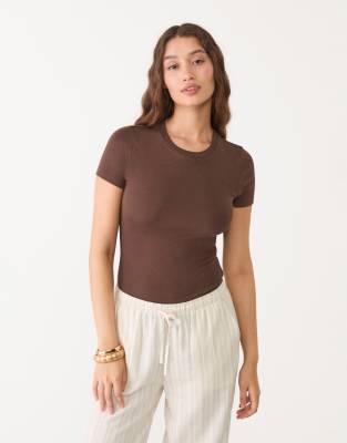Stradivarius Stradivarius Basic round neck bodysuit in Brown
