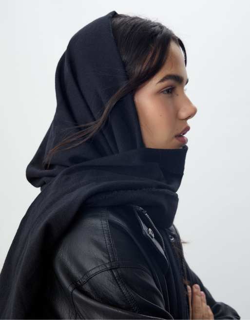 Stradivarius – Basic-Schal in Schwarz, 2 von 3