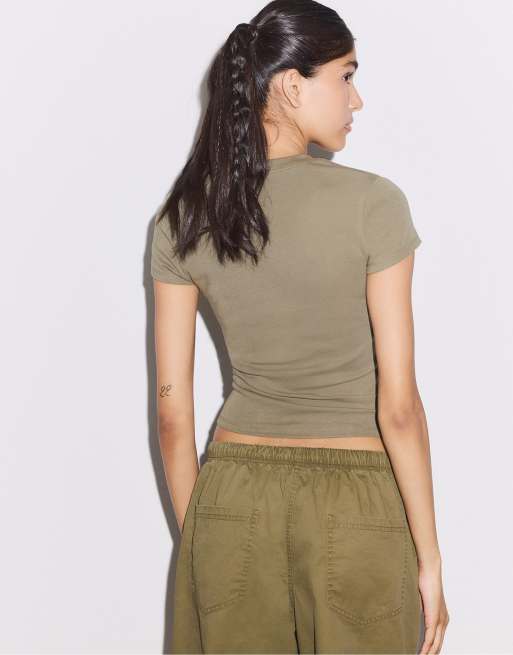 Stradivarius Basic short sleeve round neck t-shirt in khaki, 3 of 4