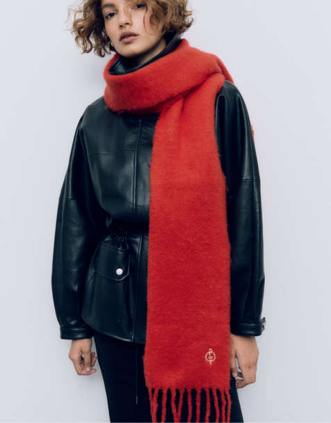 Stradivarius - Basic sjaal in rood - view 1