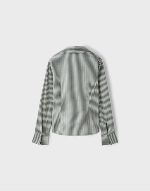 Stradivarius Basic stribet tætsiddende skjorte i khaki, 7 af 7