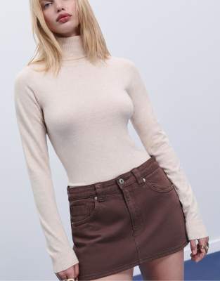 Stradivarius - Basic-Strickpullover in Steinbeige mit Rollkragen-Weiß